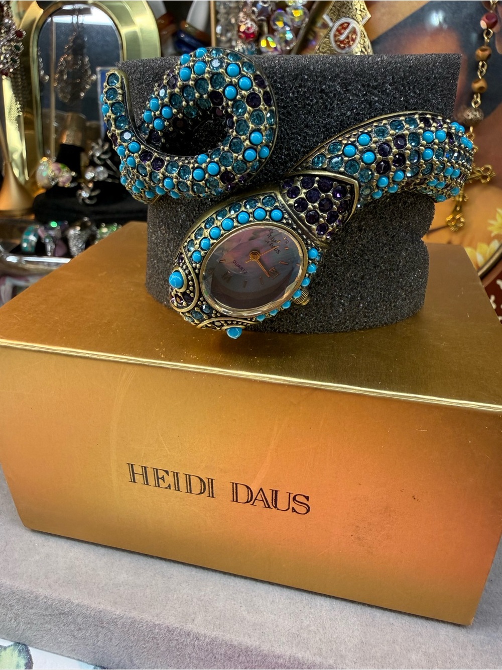 Brand New In Box! Heidi Daus Turquoise Crystal Snake Clap Watch - Picture 3 of 4